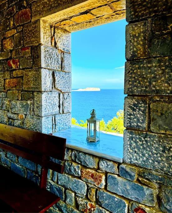 Вілла Cozy Cliff Tower W/ Breathtaking Sea Views Agios Georgios Minas Екстер'єр фото