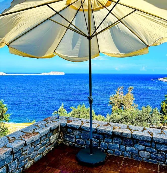 Вілла Cozy Cliff Tower W/ Breathtaking Sea Views Agios Georgios Minas Екстер'єр фото